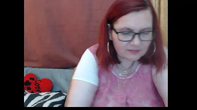 PlayfullMature webcam