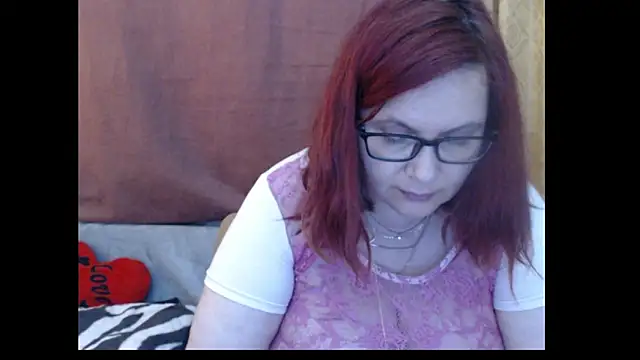 PlayfullMature webcam