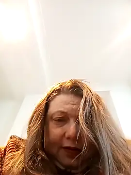 HotHornyEmmaX from StripChat is Freechat