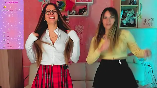 hotty_girls_here webcam