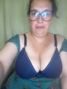 _saraqueen (F milf) - Welcome back Sarita, I missed