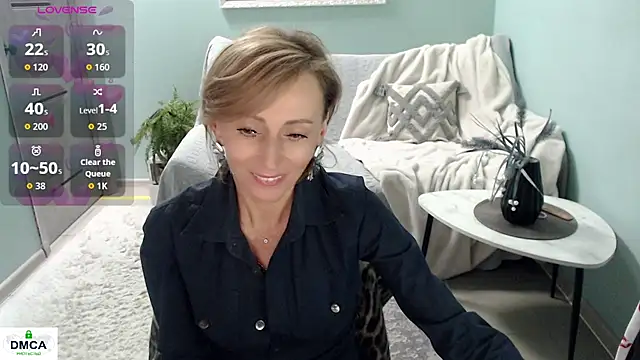 HornyMilf_777 webcam