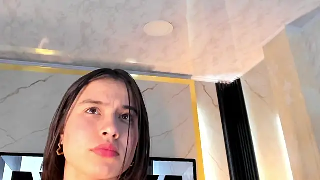 VictoriaKyros webcam