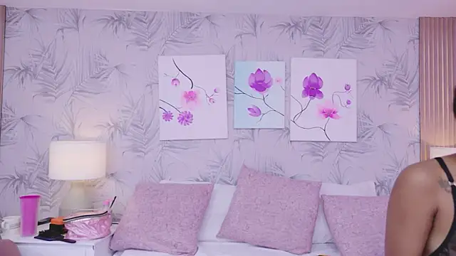 ChloeAndJeanPaul webcam