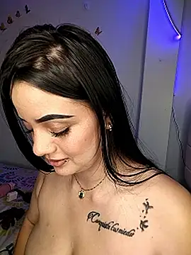 Luna_scarllet8 webcam