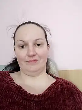 BustyLadyAlma webcam