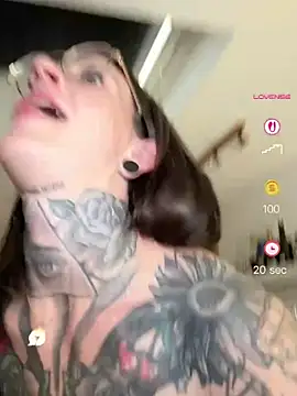 BrownieyQueen webcam