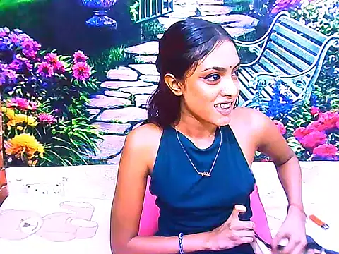 IndianPretty14u2Luv webcam