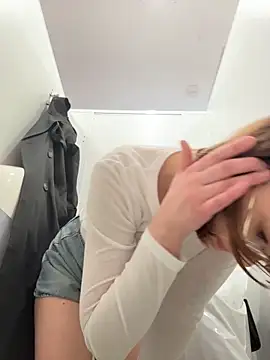 rinacat (F young) - Fuck pussy with dildo & ride it