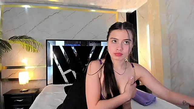 VictoriaKyros webcam