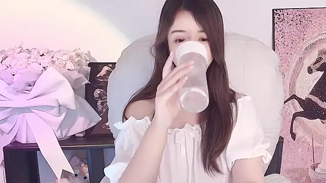 美女Moon-66在线直播