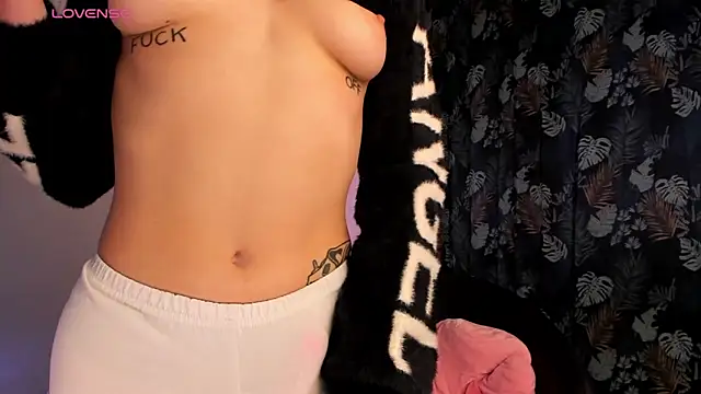 AnnexedPistol webcam