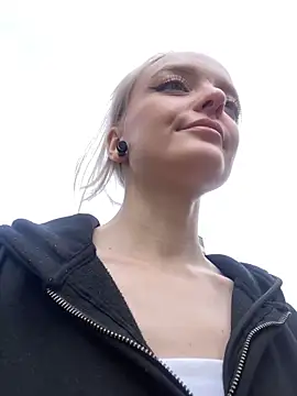 aka_Blonde webcam