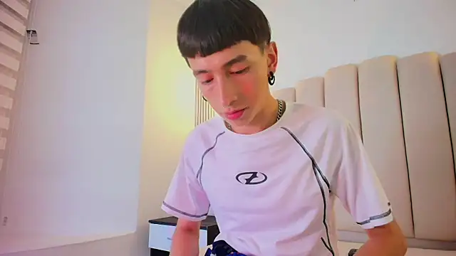 lian_cameron (M twink) - show cum+eat cum