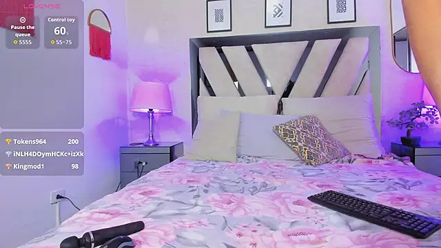 Violettaa_Stone webcam