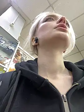 aka_blonde - Aka_Blonde's free webcam - UK Sex Cams