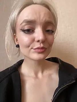 aka_Blonde webcam