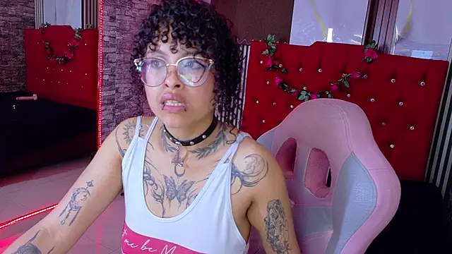 mia_hernnandez webcam