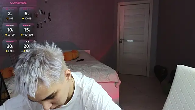 LuxuryLoverss webcam