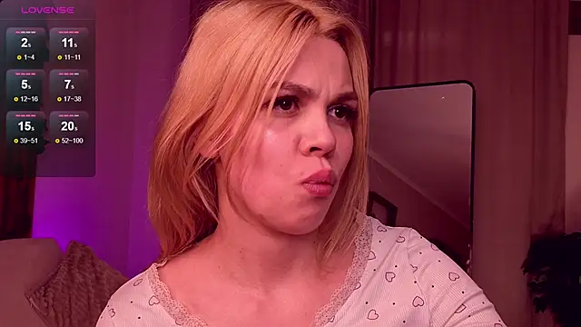 ScarletMarnei webcam