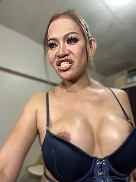 hugekatarinats (T milf) - DRILL MY ASS TILL I CUM,,,