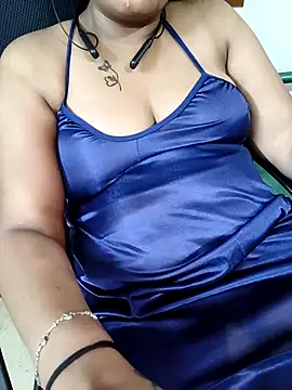 Webcam Model (Lolitatamil)  is live.Free join now!