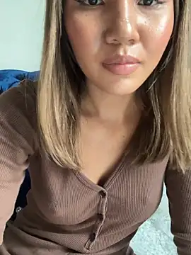 Alittleasiangirl live sex cam