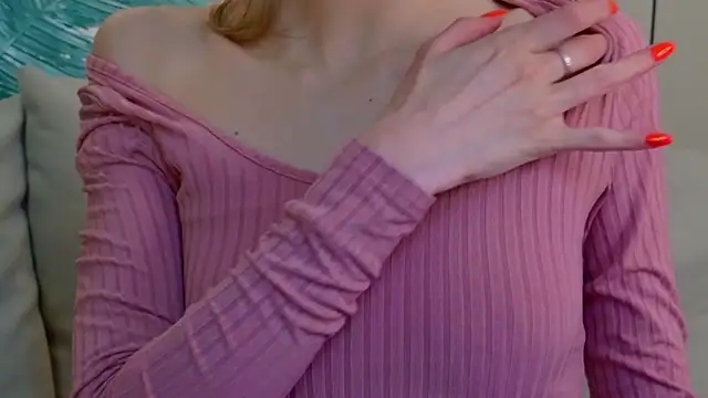 4example_Chloe webcam