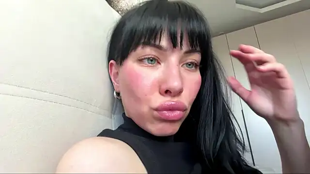 LuisaAlconcel webcam