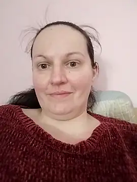 BustyLadyAlma webcam