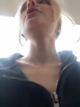 aka_Blonde webcam