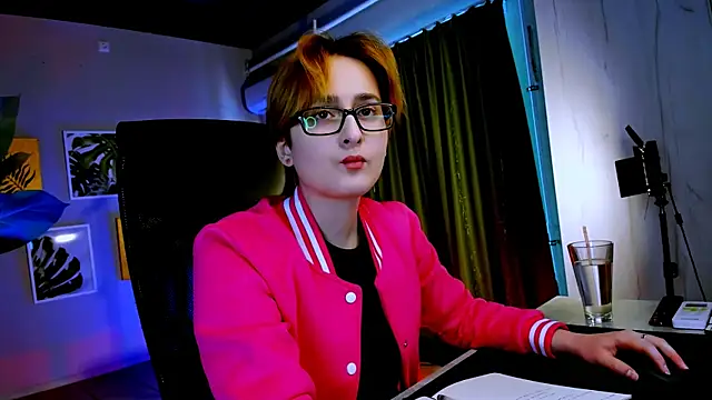 lixeluna - LixeLuna's free webcam - UK Sex Cams