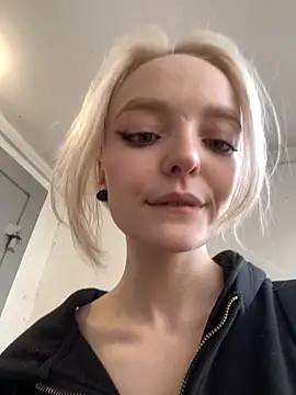 aka_Blonde webcam