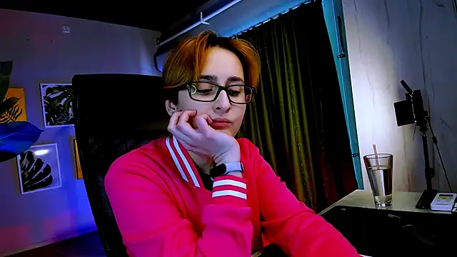 lixeluna - LixeLuna's free webcam - UK Sex Cams