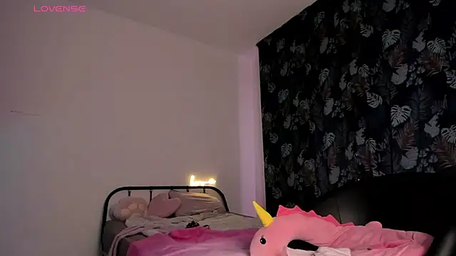 AnnexedPistol webcam