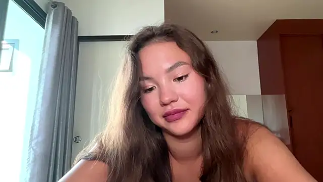 kamila_18_french webcam