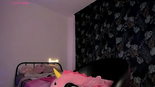 AnnexedPistol webcam