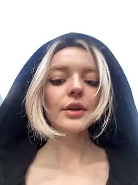 aka_Blonde webcam