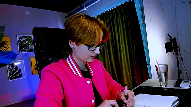 lixeluna - LixeLuna's free webcam - UK Sex Cams