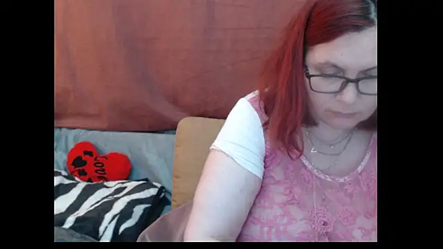 PlayfullMature webcam