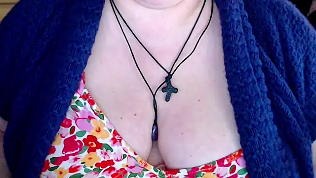 mayasmith (F milf) - cum show