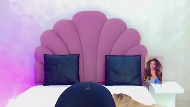 briana_sex32 - Briana_sex32's free webcam - UK Sex Cams