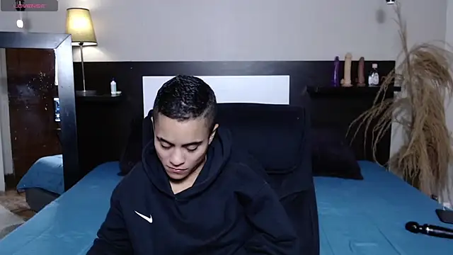 Liiamthompson webcam