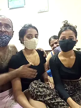 HoneyHush live sex cam