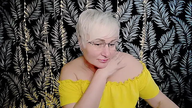 Olivia_playful webcam