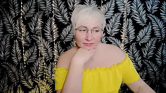 Olivia_playful webcam