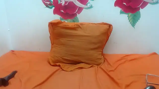 BossyBustyQueen webcam