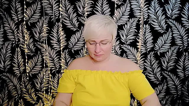 Olivia_playful webcam