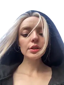 aka_Blonde webcam