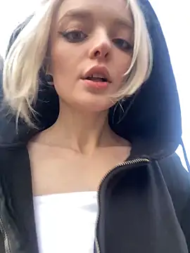 aka_Blonde webcam